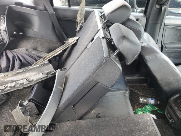 2021 Volkswagen Tiguan SE z VIN 3VV2B7AX5MM101739, wystawiony jako Copart lot #61442715 z przebiegiem 81 523 mil mil oraz Szkoda całkowita • Salvage title. Historia ofert i sprzedaży dostępna na DreamBid. Obrazek 11.