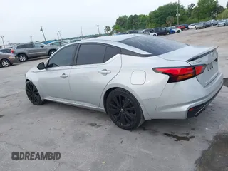 2019 Nissan Altima 2.5 SR with VIN 1N4BL4CV3KN312775, listed as a IAAI auction lot 41875447 with 131,065 mi miles. Bid and sale history available at carsss.com. Image 14.