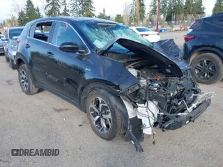 2020 Kia Sportage LX z VIN KNDPMCAC9L7806699, wystawiony jako IAAI lot #41752189 z przebiegiem 24 918 mil mil oraz . Historia ofert i sprzedaży dostępna na DreamBid. Obrazek 1.