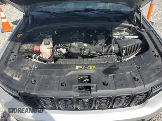2023 Jeep Grand Cherokee Limited z VIN 1C4RJKBG3P8740020, wystawiony jako Copart lot #52175925 z przebiegiem 40 046 mil mil oraz Szkoda całkowita • Salvage title. Historia ofert i sprzedaży dostępna na DreamBid. Obrazek 12.
