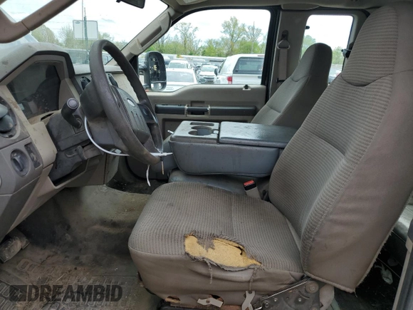 2008 Ford F-250 with VIN 1FDSX21568EE47176, listed as a Copart auction lot 54058325 with 169,671 mi miles and Salvage title. Bid and sale history available at DreamBid. Image 7.