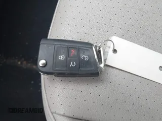 2019 Volkswagen Tiguan SE z VIN 3VV2B7AX5KM092909, wystawiony jako IAAI lot #41645271 z przebiegiem 59 460 mil mil oraz . Historia ofert i sprzedaży dostępna na DreamBid. Obrazek 11.