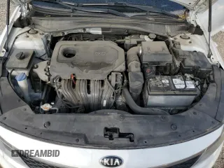 2017 Kia Optima LX z VIN 5XXGT4L34HG139643, wystawiony jako Copart lot #54663845 z przebiegiem 188 053 mil mil oraz Szkoda całkowita • Salvage title. Historia ofert i sprzedaży dostępna na DreamBid. Obrazek 11.