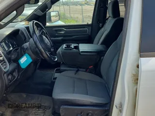 2021 Ram 1500 Big Horn z VIN 1C6SRFMT1MN714659, wystawiony jako IAAI lot #42521058 z przebiegiem 126 678 mil mil oraz . Historia ofert i sprzedaży dostępna na DreamBid. Obrazek 36.