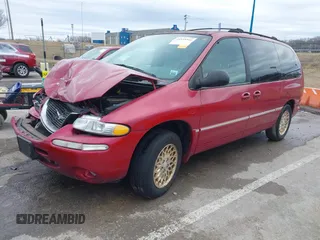 1998 Chrysler Town & Country LXi with VIN 1C4GP64L8WB589426, listed as a IAAI auction lot 41535344 with 132,466 mi miles. Bid and sale history available at carsss.com. Image 19.