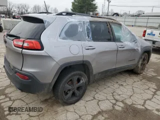 2018 Jeep Cherokee Latitude Tech Connect z VIN 1C4PJLCB7JD557234, wystawiony jako Copart lot #50689405 z przebiegiem 85 973 mil mil oraz Nie do naprawy • Non repairable. Historia ofert i sprzedaży dostępna na DreamBid. Obrazek 3.