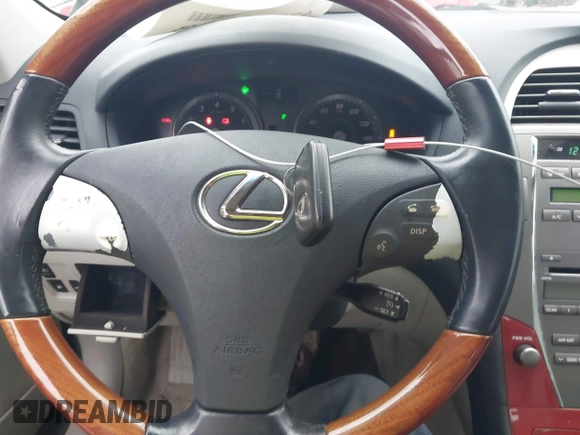 2008 Lexus ES 330 z VIN JTHBJ46G082196229, wystawiony jako IAAI lot #42241358 z przebiegiem 240 786 mil mil oraz . Historia ofert i sprzedaży dostępna na DreamBid. Obrazek 11.