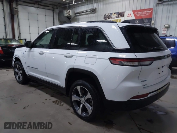 2022 Jeep Grand Cherokee with VIN 1C4RJYB60N8748552, listed as a IAAI auction lot 42292321 with 40,354 mi miles and . Bid and sale history available at DreamBid. Image 3.