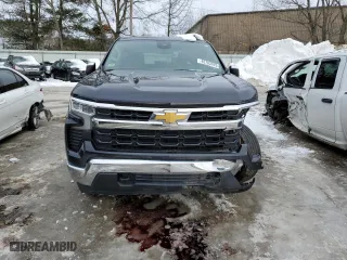 2022 Chevrolet Silverado 1500 LT with VIN 1GCPDKEK0NZ556062, listed as a Copart auction lot 45703975 with 32,246 mi miles and Salvage Title. Bid and sale history available at carsss.com. Image 5.