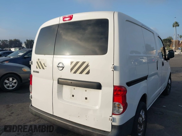 2015 Nissan NV200 S with VIN 3N6CM0KNXFK730491, listed as a IAAI auction lot 41210001 with Not provided miles and . Bid and sale history available at DreamBid. Image 4.