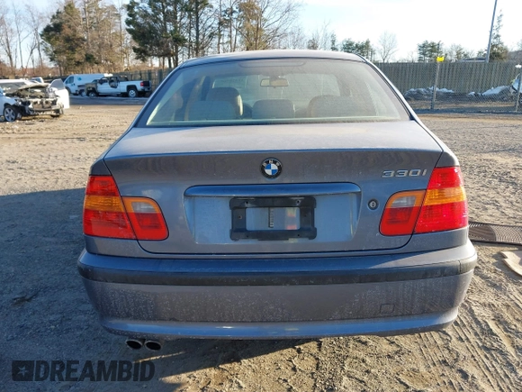 2003 BMW 3 Series 330i with VIN WBAEV53493KM30960, listed as a IAAI auction lot 41420568 with 192,456 mi miles. Bid and sale history available at carsss.com. Image 15.