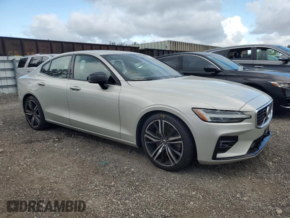 2019 Volvo S60 R-Design with VIN 7JRA22TM1KG014610, listed as a Copart auction lot 49014773 with 39,279 mi miles. Bid and sale history available at carsss.com. Image 4.
