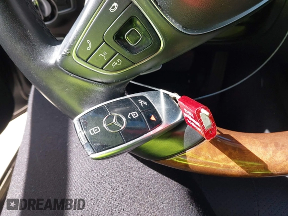 2017 Mercedes-Benz E 300 Luxury with VIN WDDZF4KB4HA072407, listed as a IAAI auction lot 42561870 with 106,900 mi miles and . Bid and sale history available at DreamBid. Image 11.
