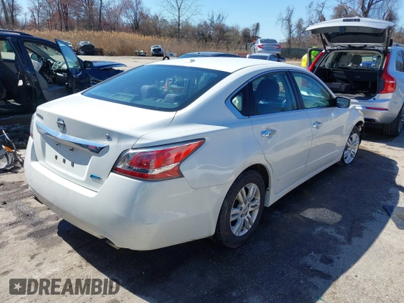 2014 Nissan Altima SV with VIN 1N4AL3AP1EN349712, listed as a IAAI auction lot 41826856 with 149,101 mi miles and . Bid and sale history available at carsss.com. Image 4.