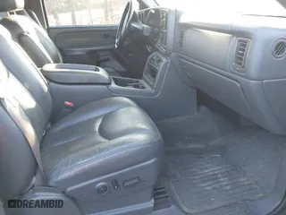 2003 Chevrolet Silverado 1500 LT with VIN 2GCEC19T431310015, listed as a IAAI auction lot 41232621 with 157,403 mi miles. Bid and sale history available at carsss.com. Image 5.