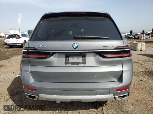 2024 BMW X7 xDrive40i z VIN 5UX23EM0XR9S60730, wystawiony jako Copart lot #49636395 z przebiegiem Nie podano mil oraz Szkoda całkowita • Salvage title. Historia ofert i sprzedaży dostępna na DreamBid. Obrazek 6.