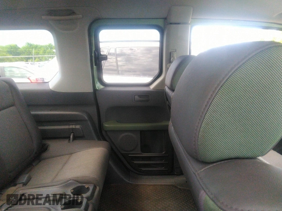2005 Honda Element EX z VIN 5J6YH28665L026747, wystawiony jako IAAI lot #42332191 z przebiegiem Nie podano mil oraz . Historia ofert i sprzedaży dostępna na DreamBid. Obrazek 8.