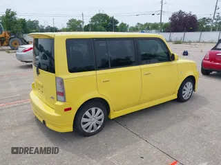 2005 Scion xB z VIN JTLKT324254015802, wystawiony jako IAAI lot #42416705 z przebiegiem 225 063 mil mil oraz . Historia ofert i sprzedaży dostępna na DreamBid. Obrazek 4.