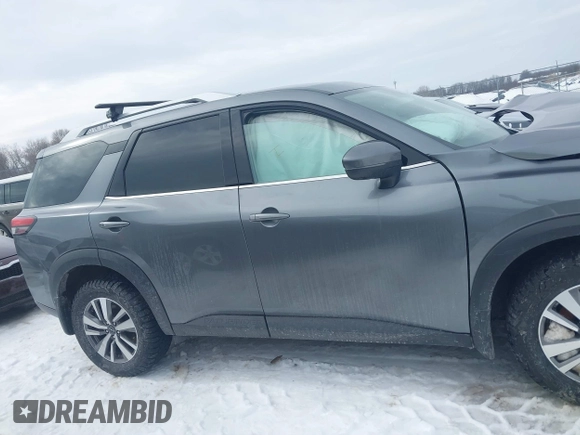 2022 Nissan Pathfinder SL z VIN 5N1DR3CC1NC264876, wystawiony jako IAAI lot #41638864 z przebiegiem 47 405 mil mil oraz . Historia ofert i sprzedaży dostępna na DreamBid. Obrazek 14.