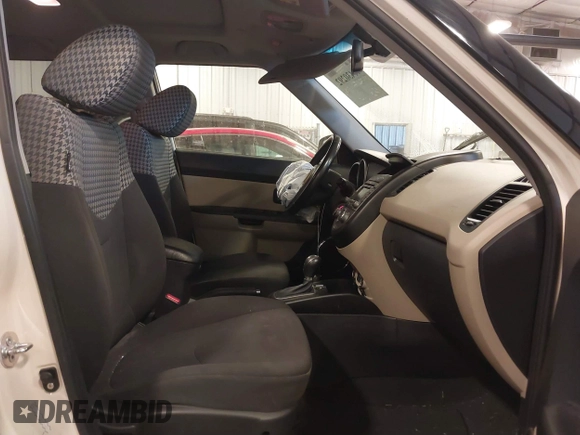 2013 Kia Soul ! with VIN KNDJT2A63D7499657, listed as a IAAI auction lot 41430292 with 120,102 mi miles. Bid and sale history available at carsss.com. Image 5.
