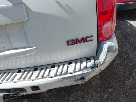 2007 GMC Yukon SLT with VIN 1GKFC13J37R387004, listed as a IAAI auction lot 41583852 with 246,511 mi miles. Bid and sale history available at carsss.com. Image 6.