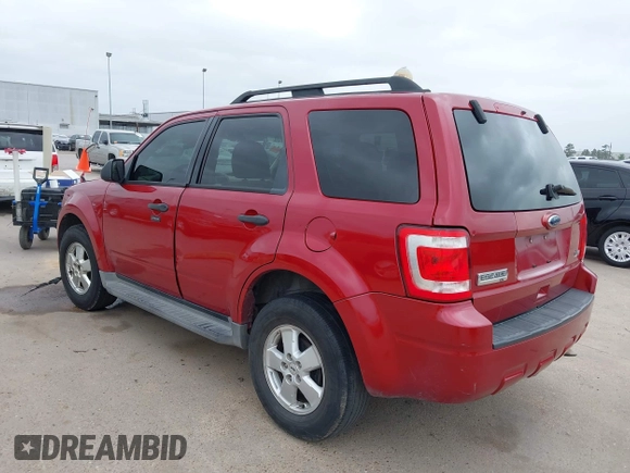 2010 Ford Escape XLT z VIN 1FMCU9DG1AKC21640, wystawiony jako IAAI lot #41962042 z przebiegiem 238 283 mil mil oraz . Historia ofert i sprzedaży dostępna na DreamBid. Obrazek 3.