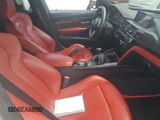 2015 BMW M3 z VIN WBS3C9C57FP803591, wystawiony jako Copart lot #59972975 z przebiegiem 183 051 mil mil oraz Tytuł czysty. Historia ofert i sprzedaży dostępna na DreamBid. Obrazek 5.