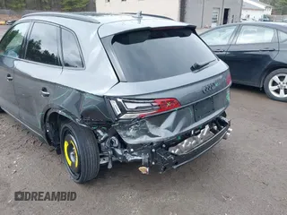 2025 Audi SQ5 Premium Plus z VIN WA1B4AFY6S2052377, wystawiony jako IAAI lot #41971801 z przebiegiem 108 mil mil oraz . Historia ofert i sprzedaży dostępna na DreamBid. Obrazek 21.