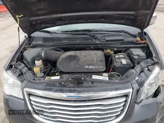 2015 Chrysler Town & Country Touring-L with VIN 2C4RC1CG4FR525588, listed as a IAAI auction lot 41696620 with 225,297 mi miles. Bid and sale history available at carsss.com. Image 10.