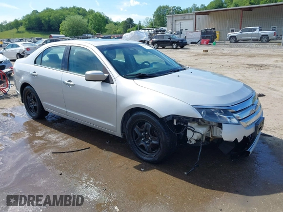 2010 Ford Fusion SE z VIN 3FAHP0HA6AR238485, wystawiony jako IAAI lot #42237682 z przebiegiem 147 260 mil mil oraz . Historia ofert i sprzedaży dostępna na DreamBid. Obrazek 1.