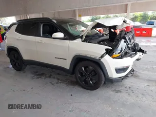 2018 Jeep Compass Latitude z VIN 3C4NJCBB1JT125077, wystawiony jako IAAI lot #42381217 z przebiegiem 78 650 mil mil oraz . Historia ofert i sprzedaży dostępna na DreamBid. Obrazek 1.