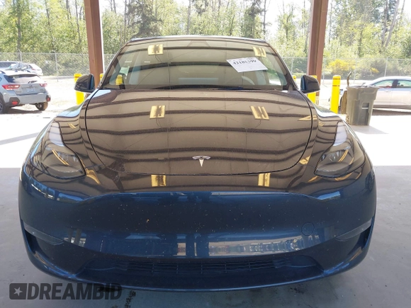 2024 Tesla Model Y Long Range z VIN 7SAYGAEE8RF088791, wystawiony jako IAAI lot #42185399 z przebiegiem 15 339 mil mil oraz . Historia ofert i sprzedaży dostępna na DreamBid. Obrazek 12.
