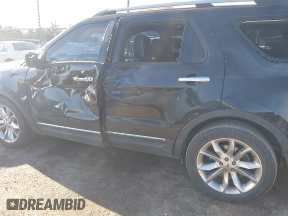 2015 Ford Explorer XLT with VIN 1FM5K7D8XFGA85983, listed as a IAAI auction lot 41741315 with 197,160 mi miles and . Bid and sale history available at carsss.com. Image 14.