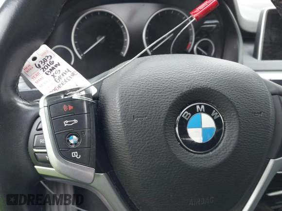 2016 BMW X5 xDrive35i with VIN 5UXKR0C52G0U08532, listed as a IAAI auction lot 41701384 with 100,881 mi miles. Bid and sale history available at carsss.com. Image 11.