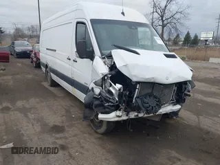 2014 Mercedes-Benz Sprinter Cargo EXT with VIN WD3PE8DC4E5874522, listed as a IAAI auction lot 41846086 with 347,045 mi miles. Bid and sale history available at carsss.com. Image 1.