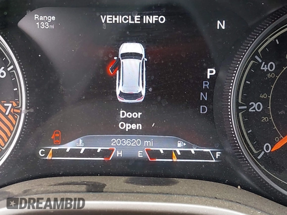 2015 Jeep Cherokee Limited with VIN 1C4PJMDS3FW576332, listed as a IAAI auction lot 41618035 with 203,620 mi miles. Bid and sale history available at carsss.com. Image 16.