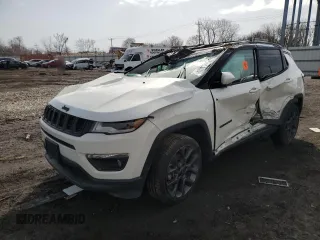 2019 Jeep Compass High Altitude z VIN 3C4NJDCB0KT672721, wystawiony jako Copart lot #49393495 z przebiegiem 90 630 mil mil oraz Szkoda całkowita • Salvage title. Historia ofert i sprzedaży dostępna na DreamBid. Obrazek 1.