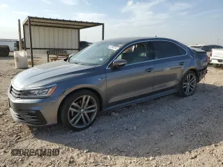2019 Volkswagen Passat SE R-Line z VIN 1VWMA7A33KC013985, wystawiony jako Copart lot #76750014 z przebiegiem 60 621 mil mil oraz Szkoda całkowita • Salvage title. Historia ofert i sprzedaży dostępna na DreamBid. Obrazek 1.