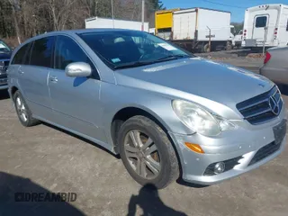 2009 Mercedes-Benz R-Class 3.5L with VIN 4JGCB65E19A098277, listed as a IAAI auction lot 41999758 with 148,573 mi miles. Bid and sale history available at carsss.com. Image 1.