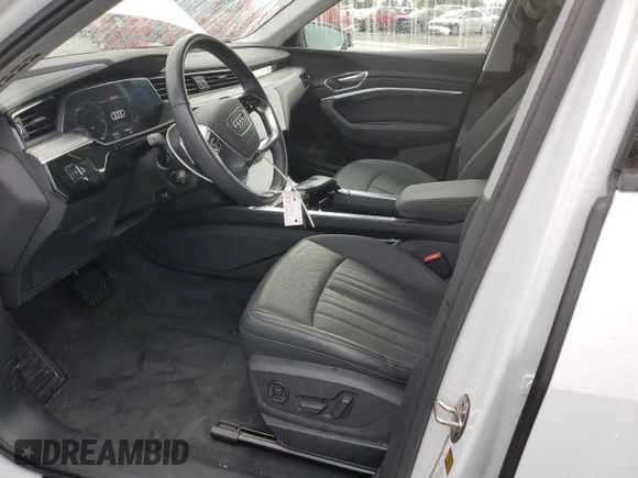 2021 Audi e-tron Sportback Premium Plus z VIN WA12ABGE3MB024414, wystawiony jako Copart lot #69824382 z przebiegiem 24 655 mil mil oraz . Historia ofert i sprzedaży dostępna na DreamBid. Obrazek 7.