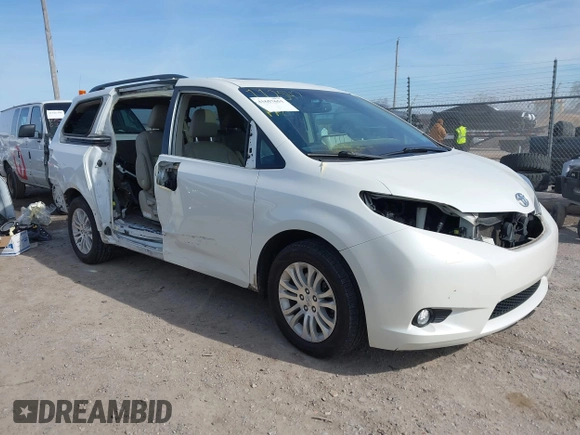 2017 Toyota Sienna XLE Auto Access Seat with VIN 5TDYZ3DC5HS855137, listed as a IAAI auction lot 41657651 with 97,850 mi miles. Bid and sale history available at carsss.com. Image 1.