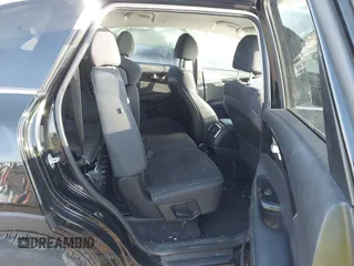 2018 Kia Sorento LX with VIN 5XYPG4A31JG415818, listed as a IAAI auction lot 41794227 with 94,439 mi miles. Bid and sale history available at carsss.com. Image 8.