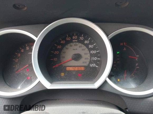 2006 Toyota Tacoma PreRunner z VIN 5TETU62N36Z153154, wystawiony jako IAAI lot #42450775 z przebiegiem 421 651 mil mil oraz . Historia ofert i sprzedaży dostępna na DreamBid. Obrazek 7.