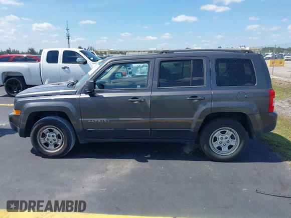 2016 Jeep Patriot Sport z VIN 1C4NJPBB4GD716767, wystawiony jako IAAI lot #42216197 z przebiegiem 119 976 mil mil oraz . Historia ofert i sprzedaży dostępna na DreamBid. Obrazek 14.