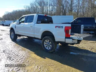 2017 Ford Super Duty F-250 SRW Lariat with VIN 1FT7W2BT4HEE52421, listed as a IAAI auction lot 41362197 with 161,965 mi miles. Bid and sale history available at carsss.com. Image 3.