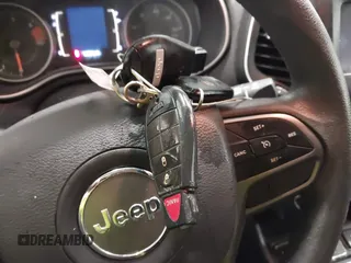 2019 Jeep Cherokee Latitude with VIN 1C4PJLCB0KD434554, listed as a IAAI auction lot 41615783 with 73,014 mi miles. Bid and sale history available at carsss.com. Image 11.