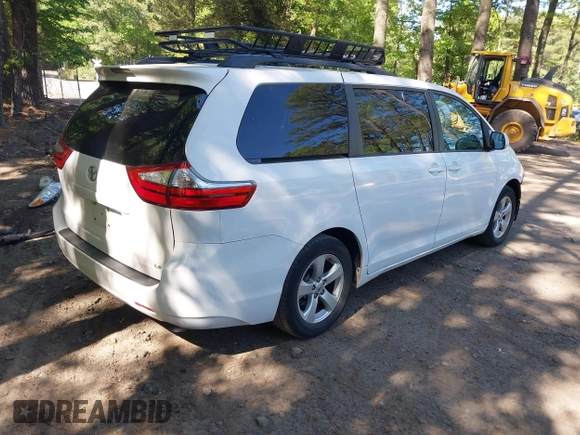 2016 Toyota Sienna LE AAS z VIN 5TDKK3DC4GS690593, wystawiony jako IAAI lot #42134347 z przebiegiem 175 063 mil mil oraz . Historia ofert i sprzedaży dostępna na DreamBid. Obrazek 4.