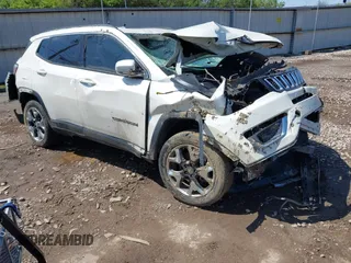 2017 Jeep Compass Limited z VIN 3C4NJDCB7HT597847, wystawiony jako IAAI lot #42002290 z przebiegiem 100 475 mil mil oraz . Historia ofert i sprzedaży dostępna na DreamBid. Obrazek 1.