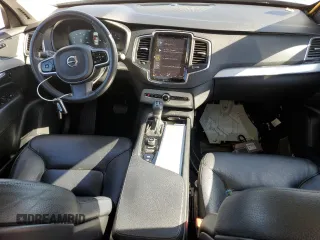 2016 Volvo XC90 Momentum with VIN YV4102XK9G1068001, listed as a Copart auction lot 54916565 with 98,287 mi miles and Salvage Title. Bid and sale history available at DreamBid. Image 8.