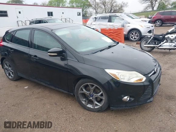 2014 Ford Focus SE z VIN 1FADP3K20EL386198, wystawiony jako IAAI lot #42157909 z przebiegiem 125 097 mil mil oraz . Historia ofert i sprzedaży dostępna na DreamBid. Obrazek 1.